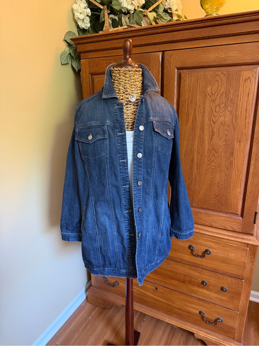 Chicos 3 long denim jean jacket tunic length button up